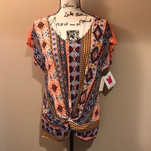 Woman’s Knot Front Top w/ Necklace